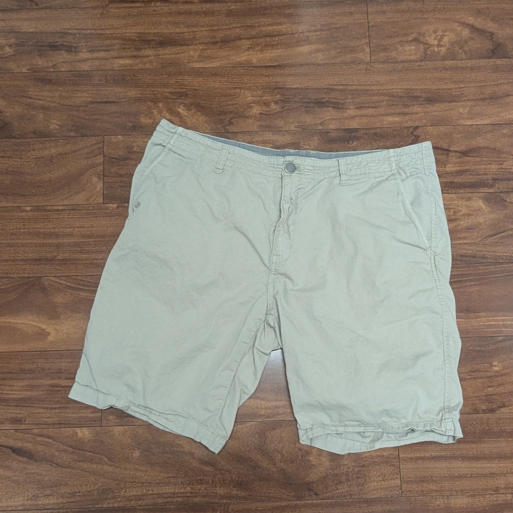 Calvin Klein Jeans Men's Light Tan Shorts